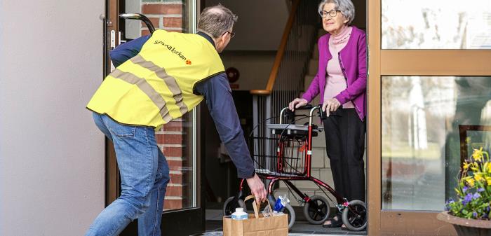 Nu i Cornonatid finns många i riskgrupp som behöver hjälp med att få hem sin matkasse till dörren. Kanske kan Du hjälpa till? Kontakta kyrkoherde Regina Piscator på 054-512422 alt regina.piscator@svenskakyrkan.se