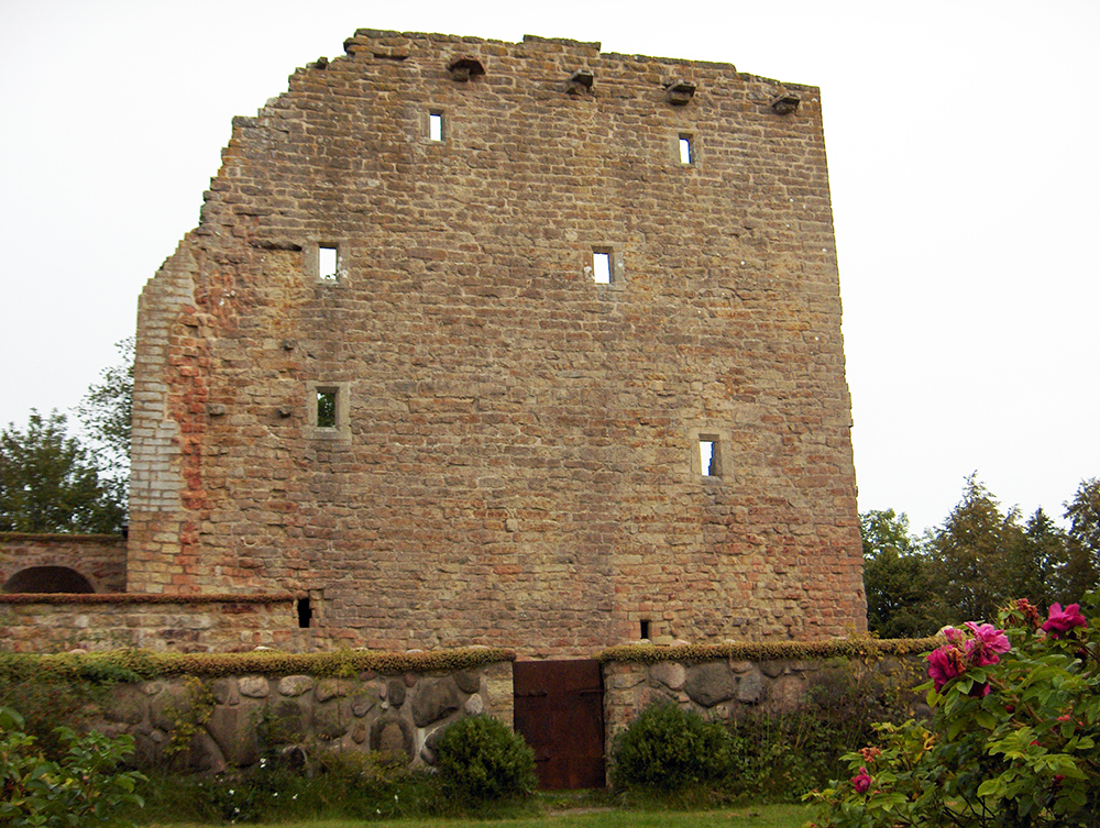 Biskopsborgen i Husaby.