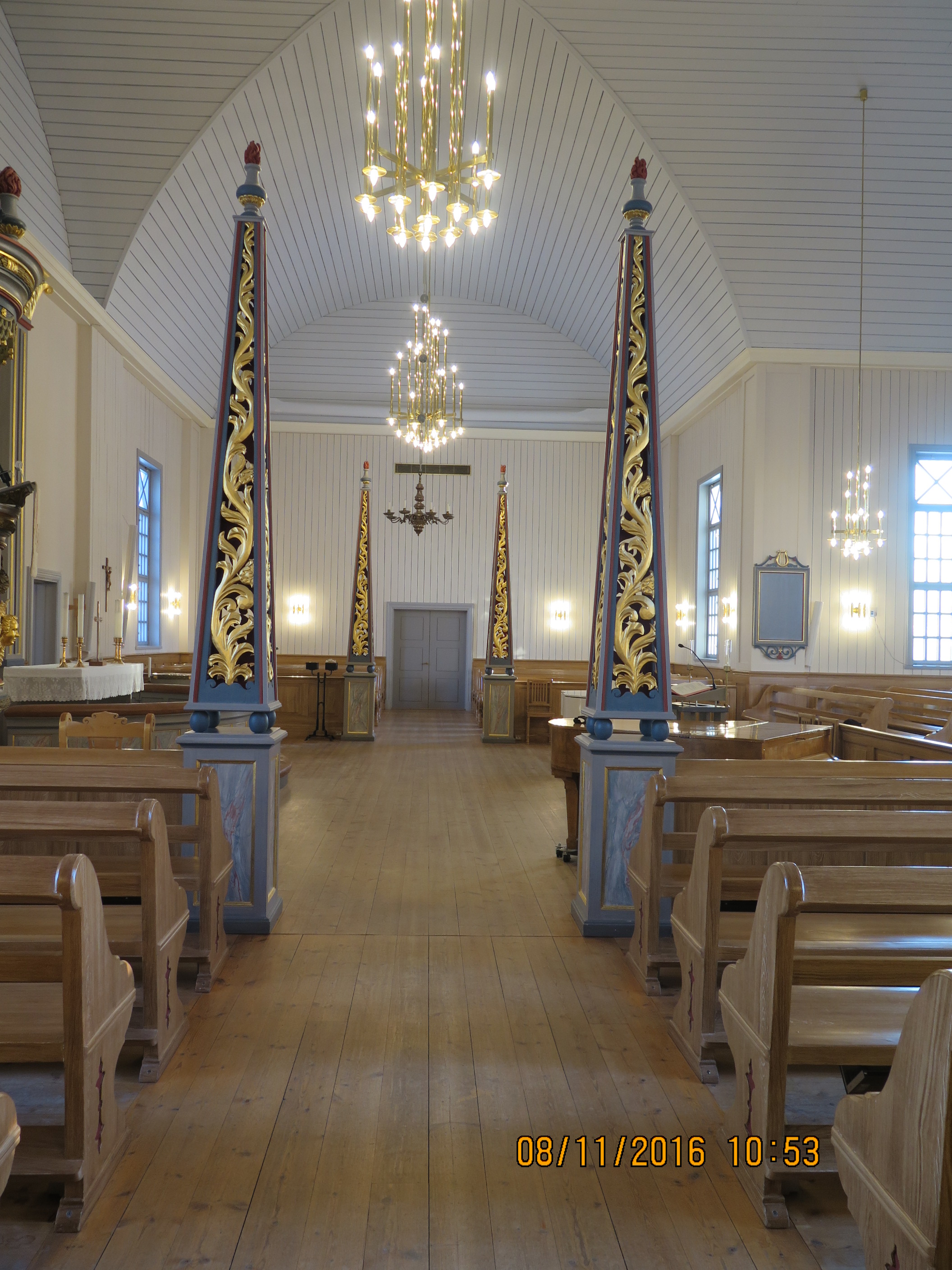 Lampkronor Pajala kyrka