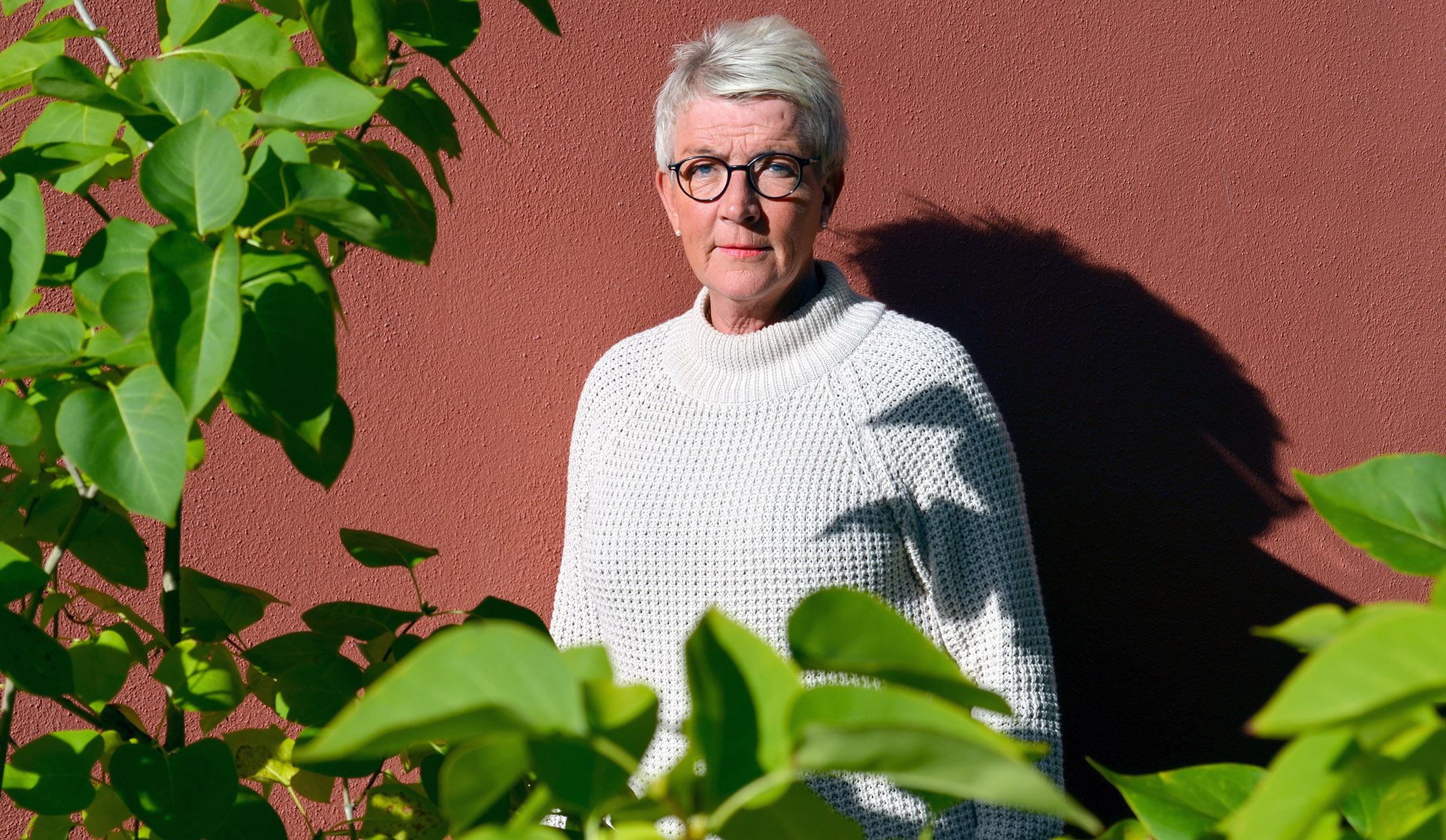 Katarina Hultstrand har sin bas i Andersbergskyrkan, men tillbringar sin mesta tid hos de asylsökande. – Barnen har hunnit lära sig svenska och kan översätta, några kan engelska och resten löser sig med Google translate, säger hon