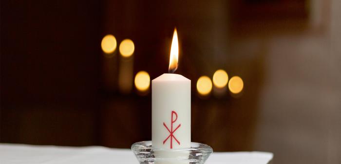 Församlingen kommer från och med den 3 april och tillsvidare inte fira några offentliga gudstjänster. Med anledning av Covid-19 tar vi nu ett steg till för att minska smittspridning, skydda människor i riskgrupper och underlätta för sjukvården.