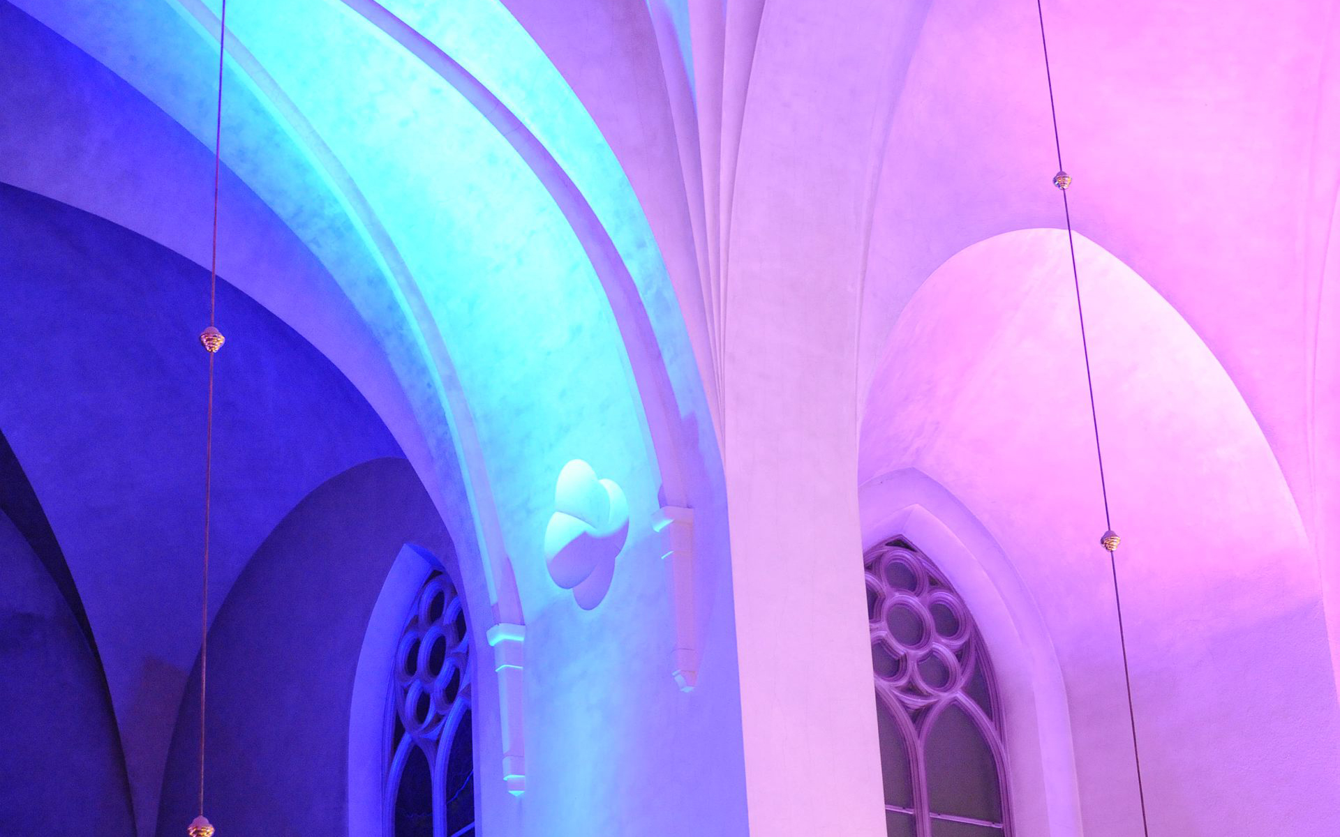Att anpassa temperaturen i kyrkan efter användandet sparar pengar.
