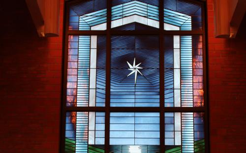 Fönster i Ljusets kapell