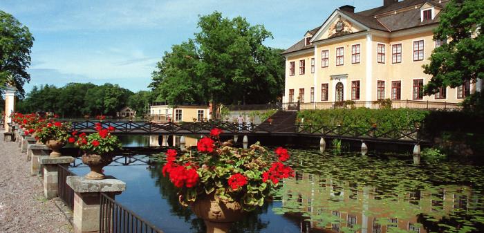 Rosendals trädgård, Kolmården, Bergianska trädgården och Vallonbruken i Roslagen. Det är sommarens planerade utflyktsmål. Självklart med förbehåll för vad Folkhälsomyndigheten kommer att rekommendera.