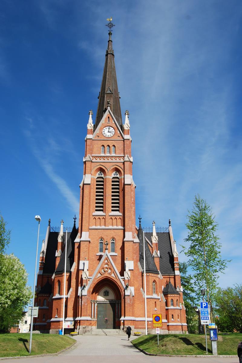 Luleå domkyrka, sommar