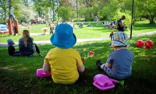 Tisdag - torsdag kl. 10-13, vecka 27 - 28. Uteleksaker finns på plats för de yngsta.