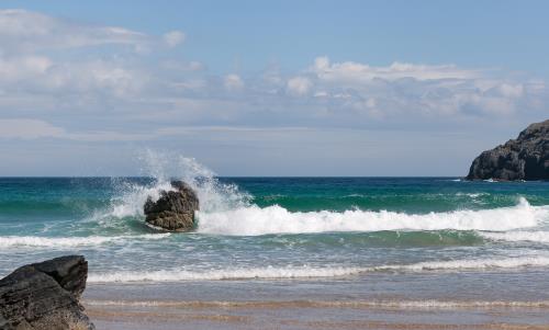 Bist du zwischen 13 und 17 Jahre alt? Dann komm mit! Sonne, Strand und viele coole Ausflüge warten auf dich.