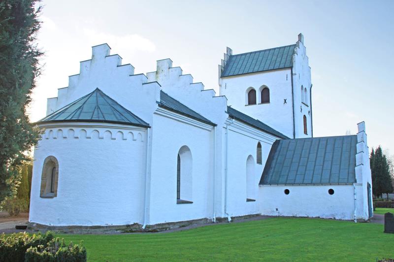 Mörarps kyrka som är byggd på 1100-talet.