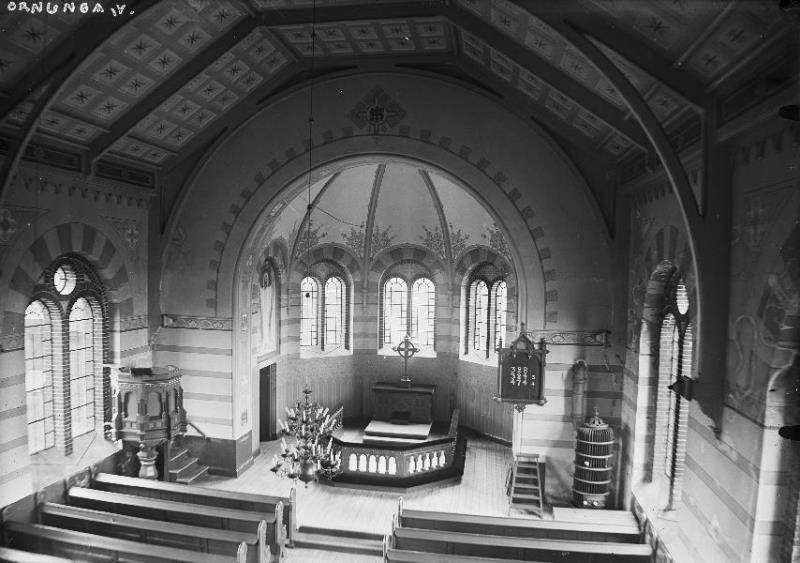 Ornunga kyrka interiör, någon gång innan restaureringen år 1944.