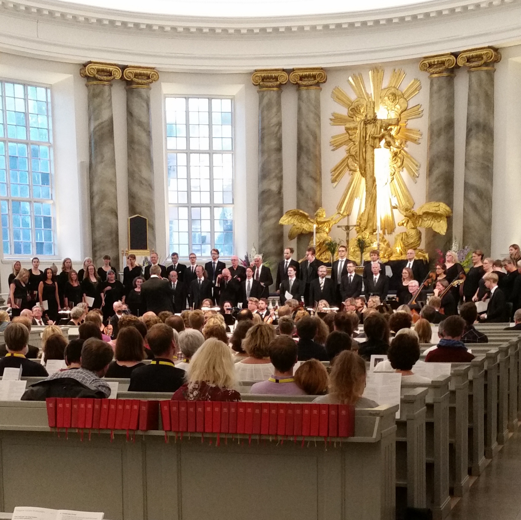 Från Requiem Requiem av Fredrik Sixten och Bengt Pohjanen framfört i Göteborgs domkyrka