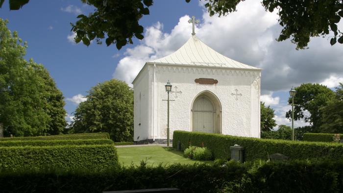 Kapellet är koret av en kyrka som byggdes på 1100-talet.