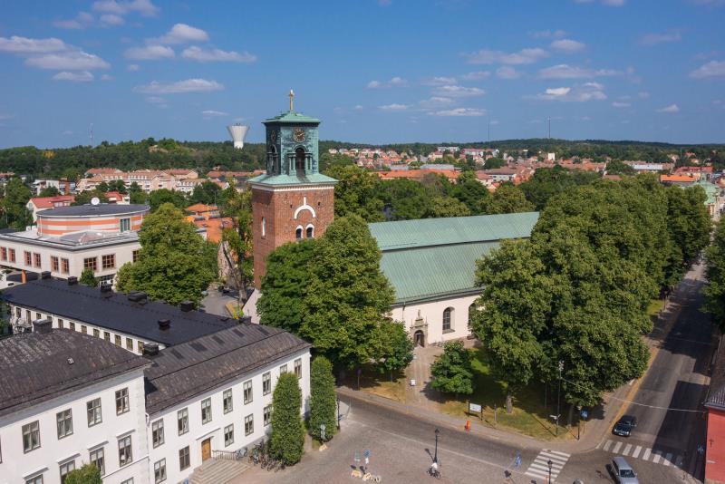 S:t Nicolai kyrka ligger vid Stora torget i Nykping, nra Culturum, lnsstyrelsen och Stadshuset. S:t Nicolai kyrka - Nykpings frsamling - Svenska kyrkan