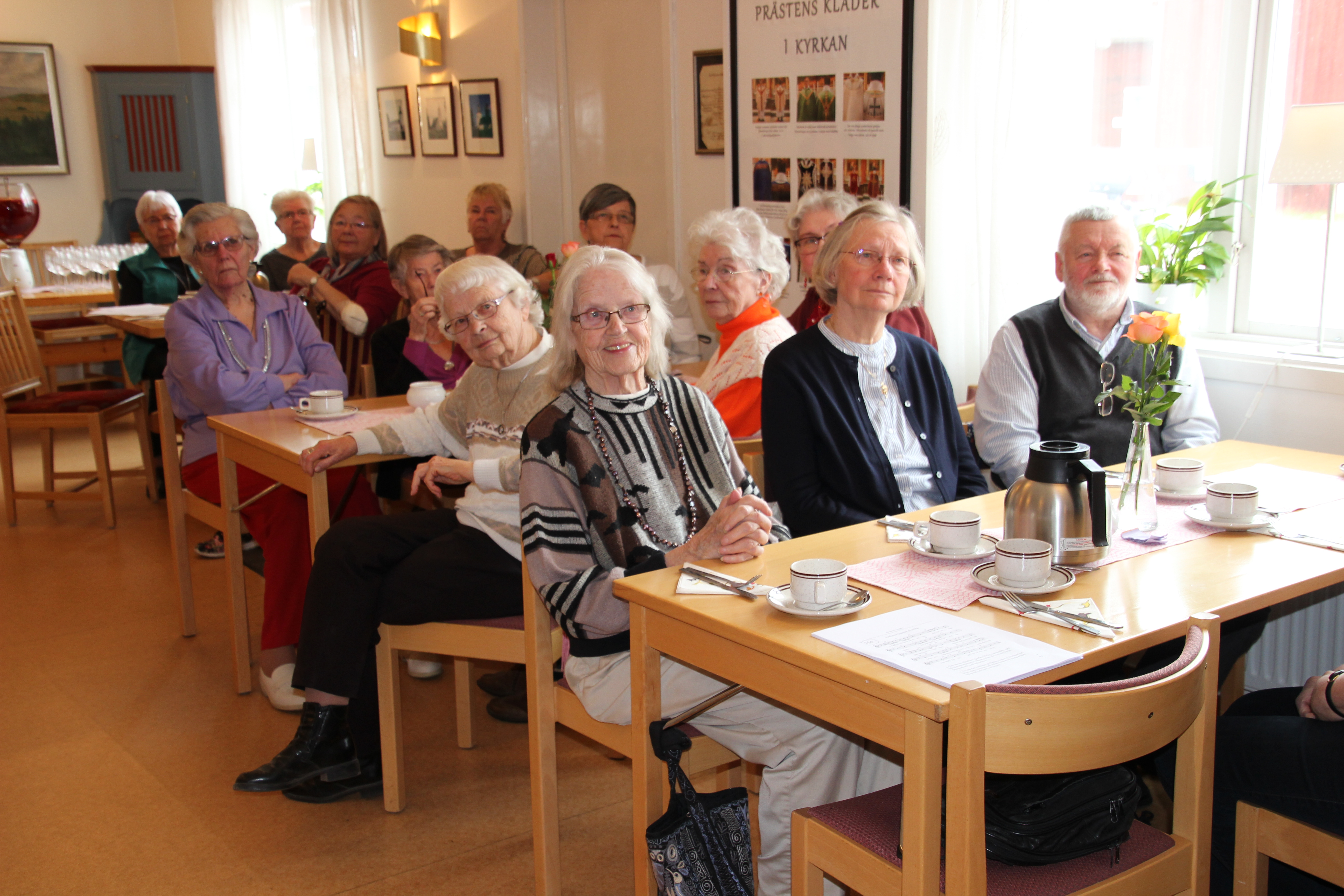 Syföreningsträff i Mockfjärds församlingsgård.