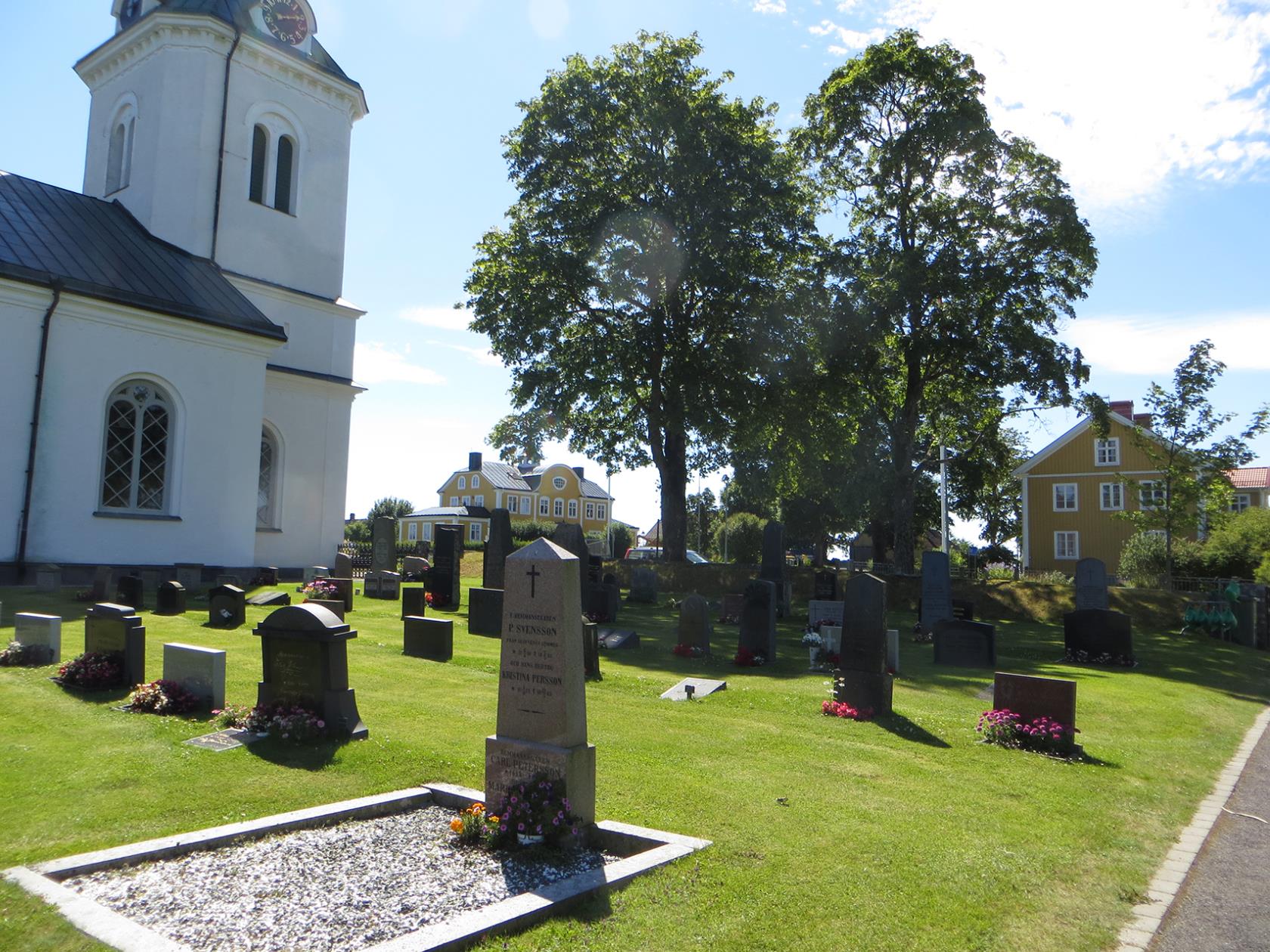 Tjureda kyrkogård