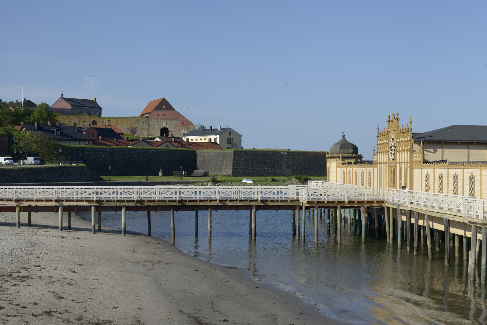 Fästningen och kallbadhuset i Varberg