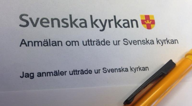 Gå ur kyrkan spara pengar