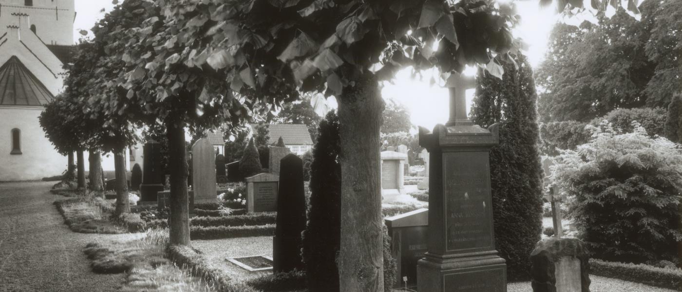 Vallkärra kyrkogård