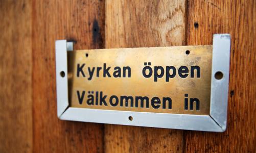 Från och med 20 april fram till augusti är våra kyrkor öppna på dagtid. Välkommen in för en stunds vila och eftertanke för kropp och själ!