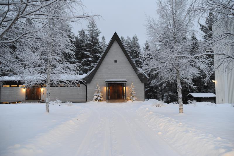 Vinterbild av Vidsels kyrka