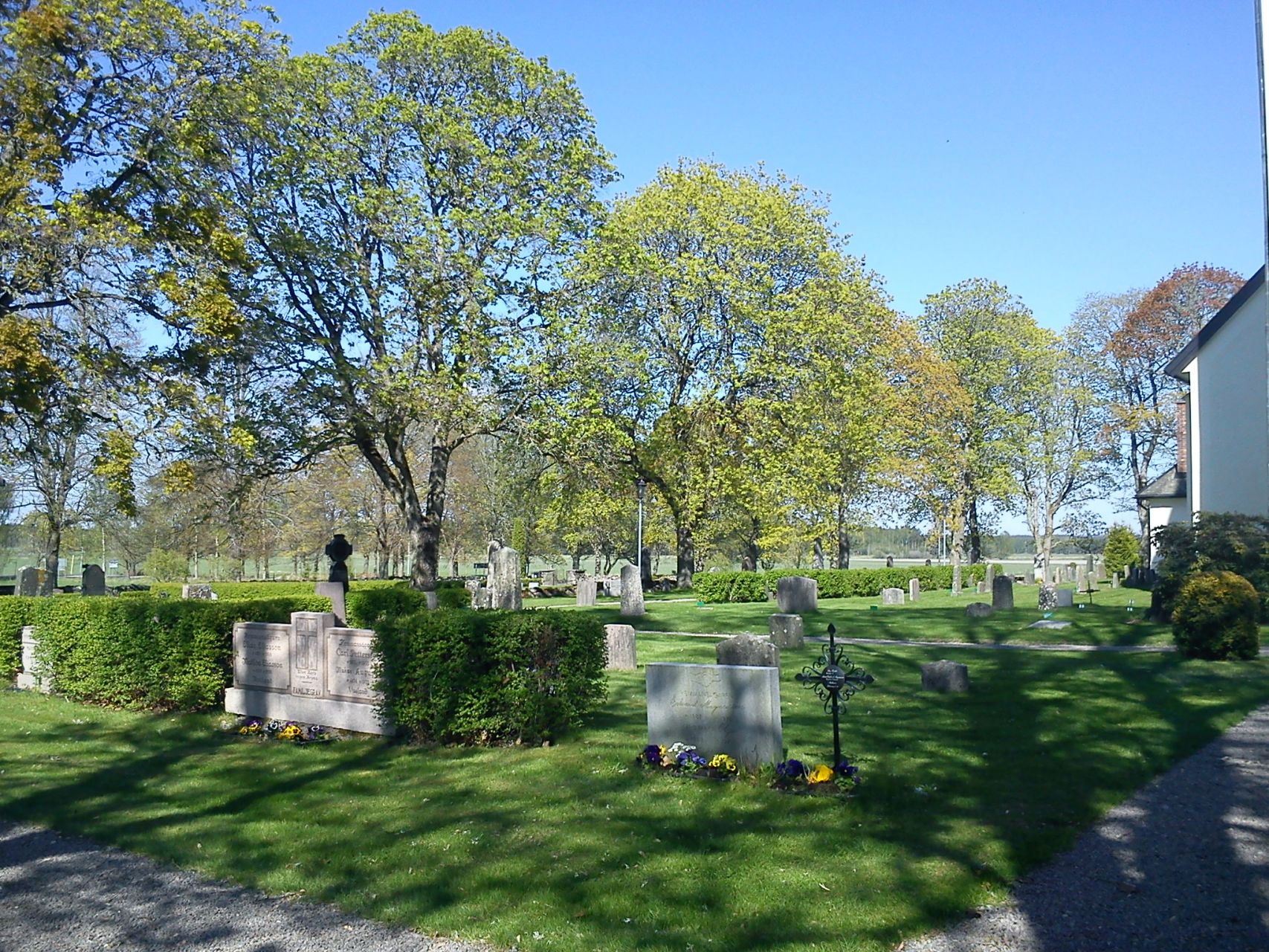 Visnums-Kils kyrkogård