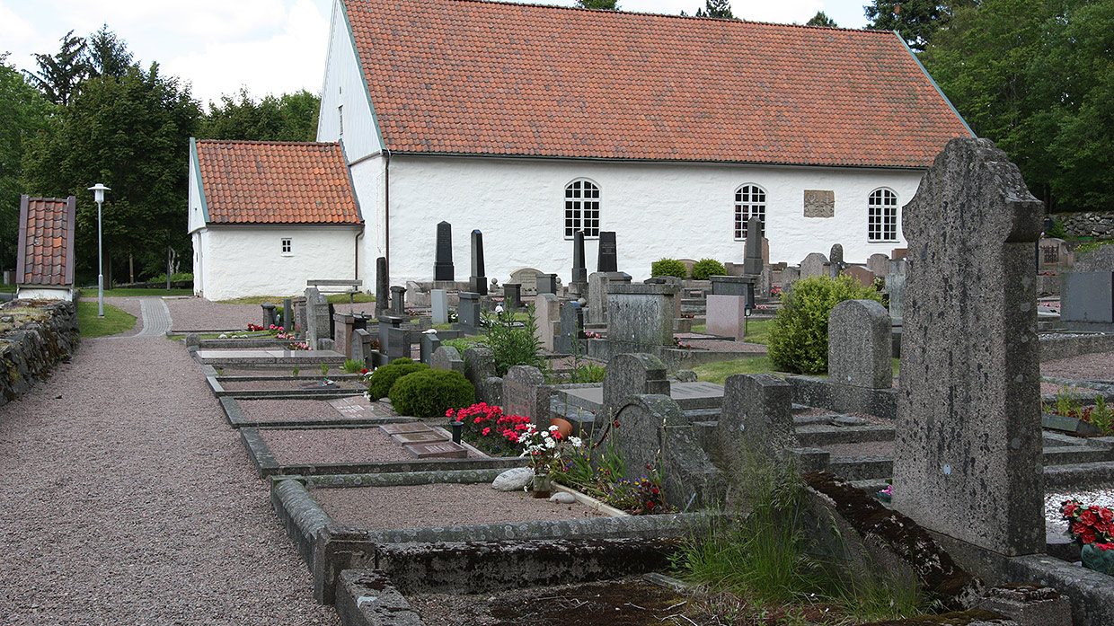 Angereds kyrka & gamla kyrkogård