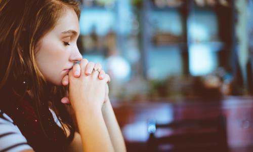 Välkommen att fira gudstjänst i kyrkorna - vi följer gällande rekommendationer. Du som bör stanna hemma kan fortfarande vara med via webben.