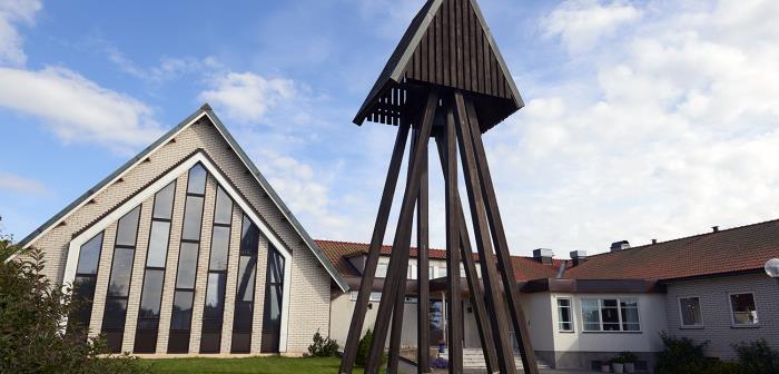 Under natten till lördag 1 augusti brann det i Dalvikskyrkan. Branden startade i källaren men kunde släckas innan den spred sig till resten av kyrkan. Det har inte brunnit i kyrksalen eller församlingssalen. Stora delar av byggnaden är dock rökskadad. Brandorsaken tros vara ett tekniskt fel och det finns inga misstankar om brott.