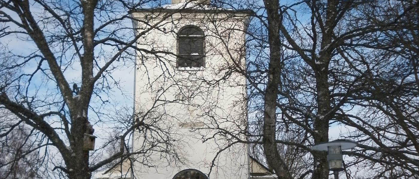 Ingången till Ekeberga kyrka