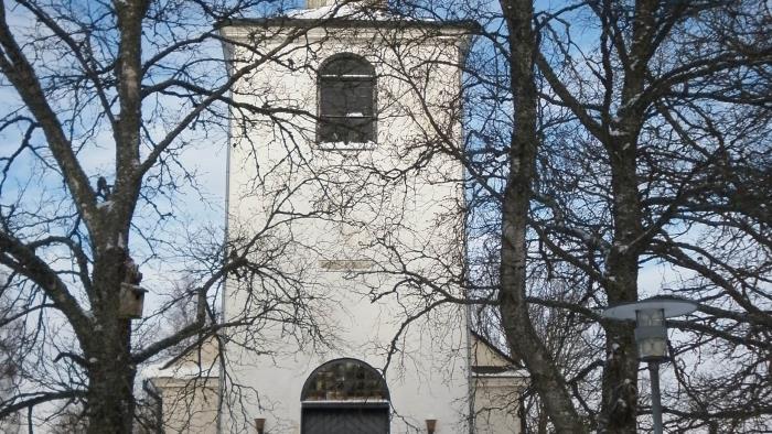 Ingången till Ekeberga kyrka