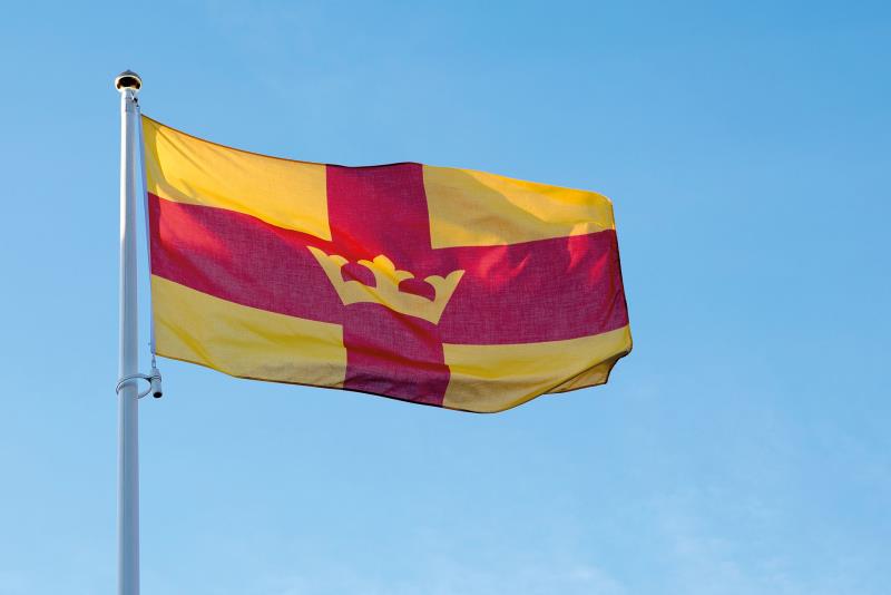 Flagga Vit Botten Med Rött Kors