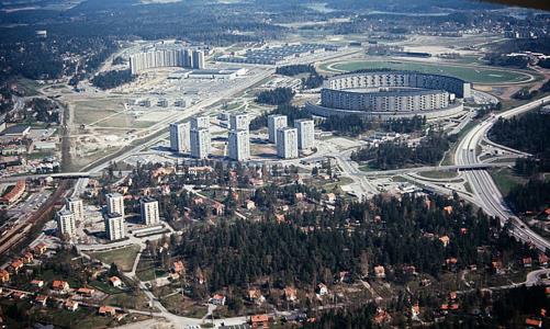 Om ett samarbete kring bland annat utåtriktad verksamhet och studier under 1970-1990-talen, berättat av Lillemor Hallin.