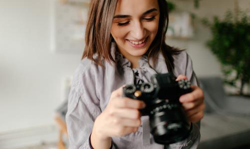 Nyfiken på fotografering eller är det redan din hobby? Spelar ingen roll om du är nybörjare eller van att fotografera - alla är lika välkomna!