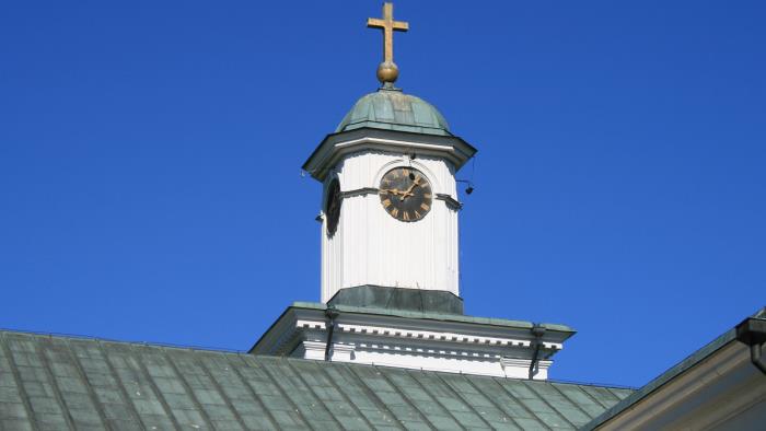 Hovmantorps kyrkas torn, sett från öster