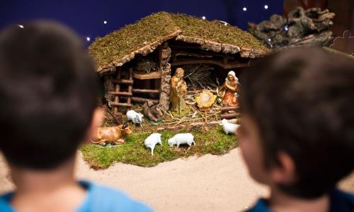 Adventssamling för skolelever. Julkrubba