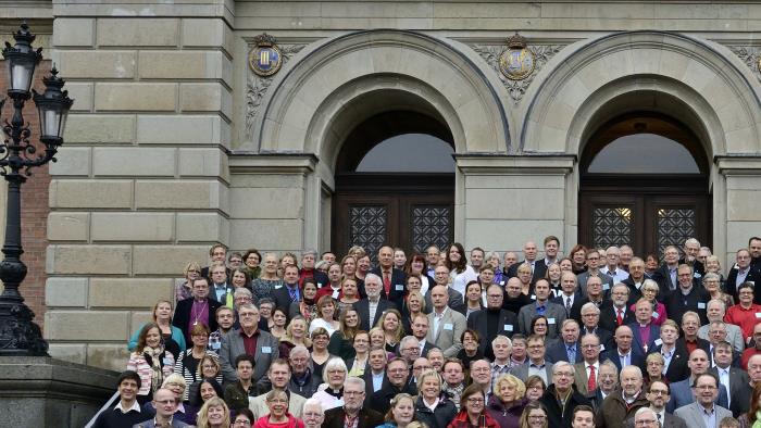 Ett gruppfoto av kyrkomötets alla ledamöter mellan åren 2014–2017.