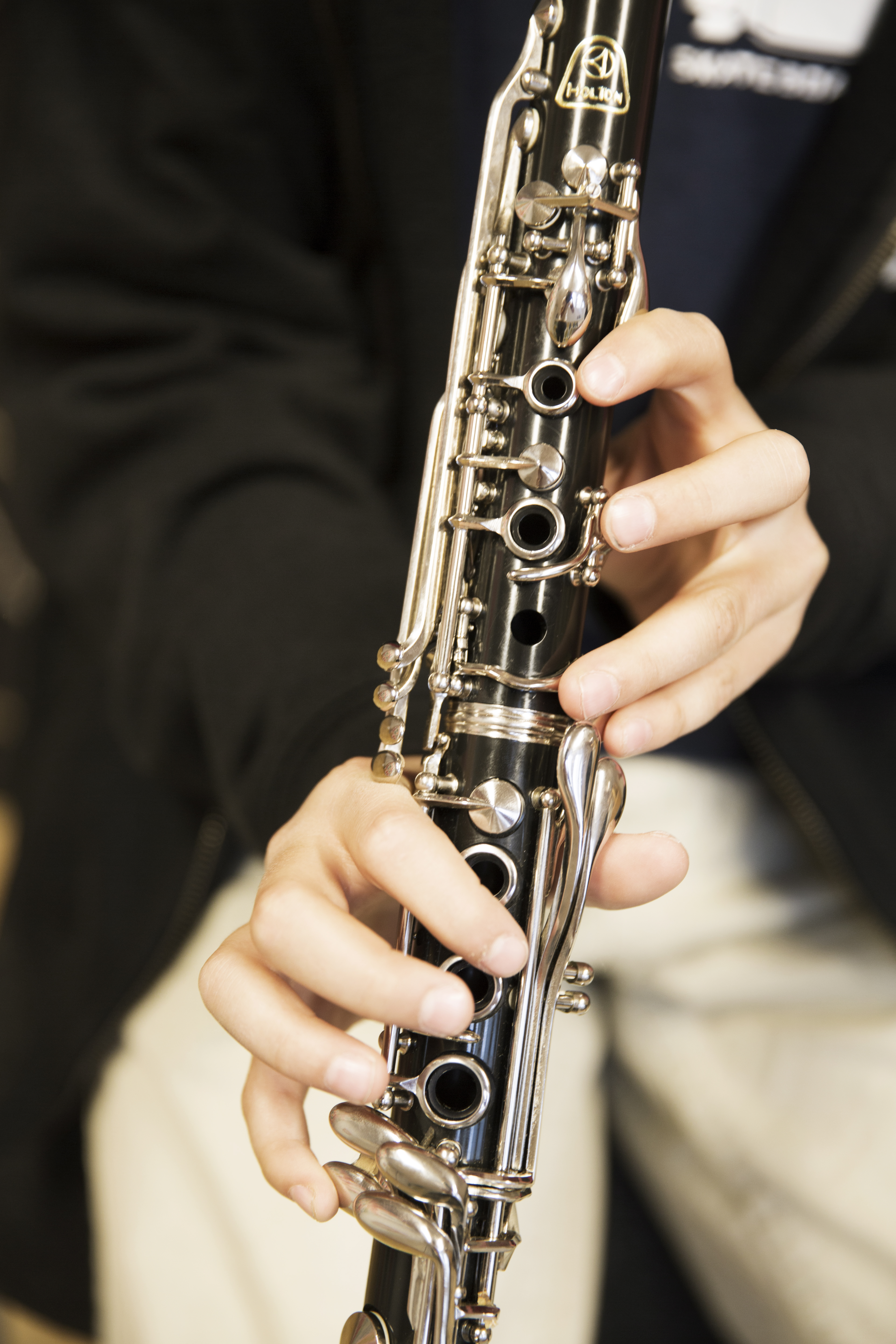 Någon spelar klarinett.