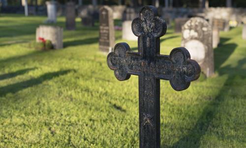 Bodens pastorat saknar gravrättsinnehavare till ett antal gravplatser på våra kyrkogårdar.
De gravplatser som berörs är försedda med en skylt med uppmaning att kontakta församlingsexpeditionen.