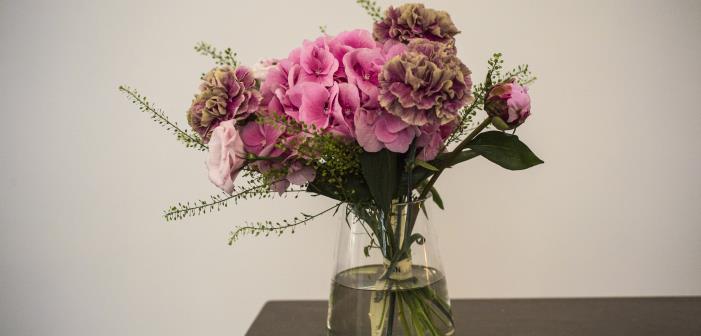 Blommor i vas