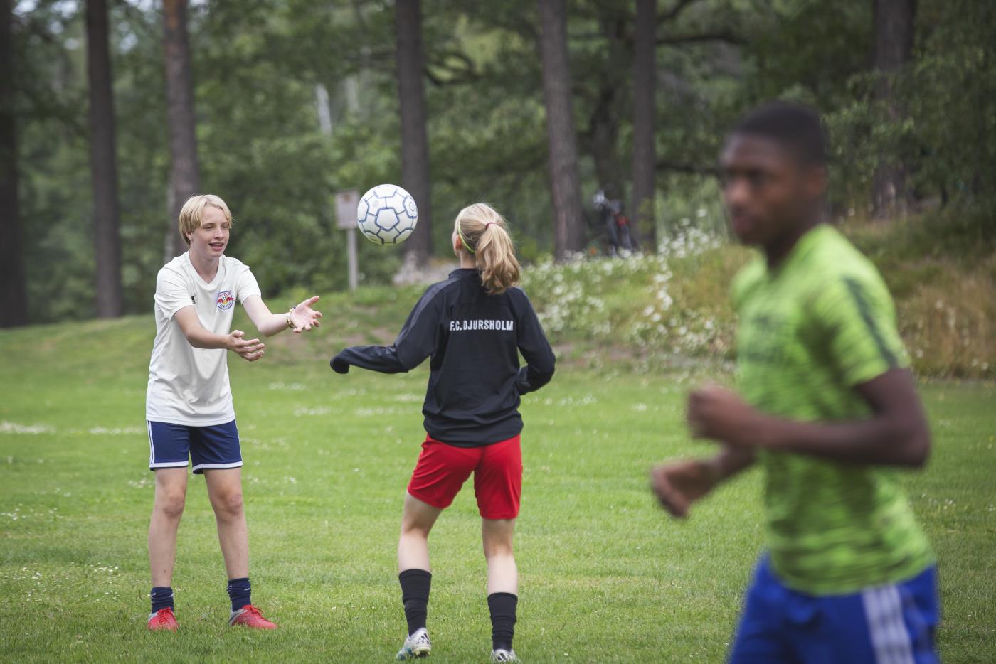 Fotbollskonfirmationsläger på Vårdnäs stiftsgård utanför Linköping, sommaren 2019.