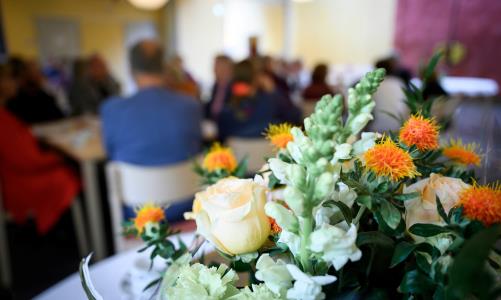 Representanter från Svenska kyrkan och kommunen berättar i intervju om hur vi samarbetar för att hjälpa människor i utsatthet på olika sätt. Du kan lyssna på intervjun här.