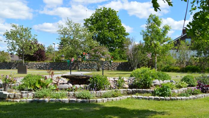 Minneslund vid Jörlanda kyrkogård