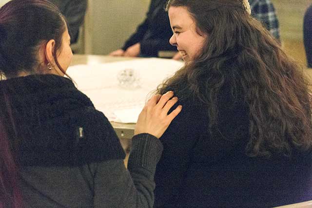 Deltagarna prövar socialhaptiksa signaler