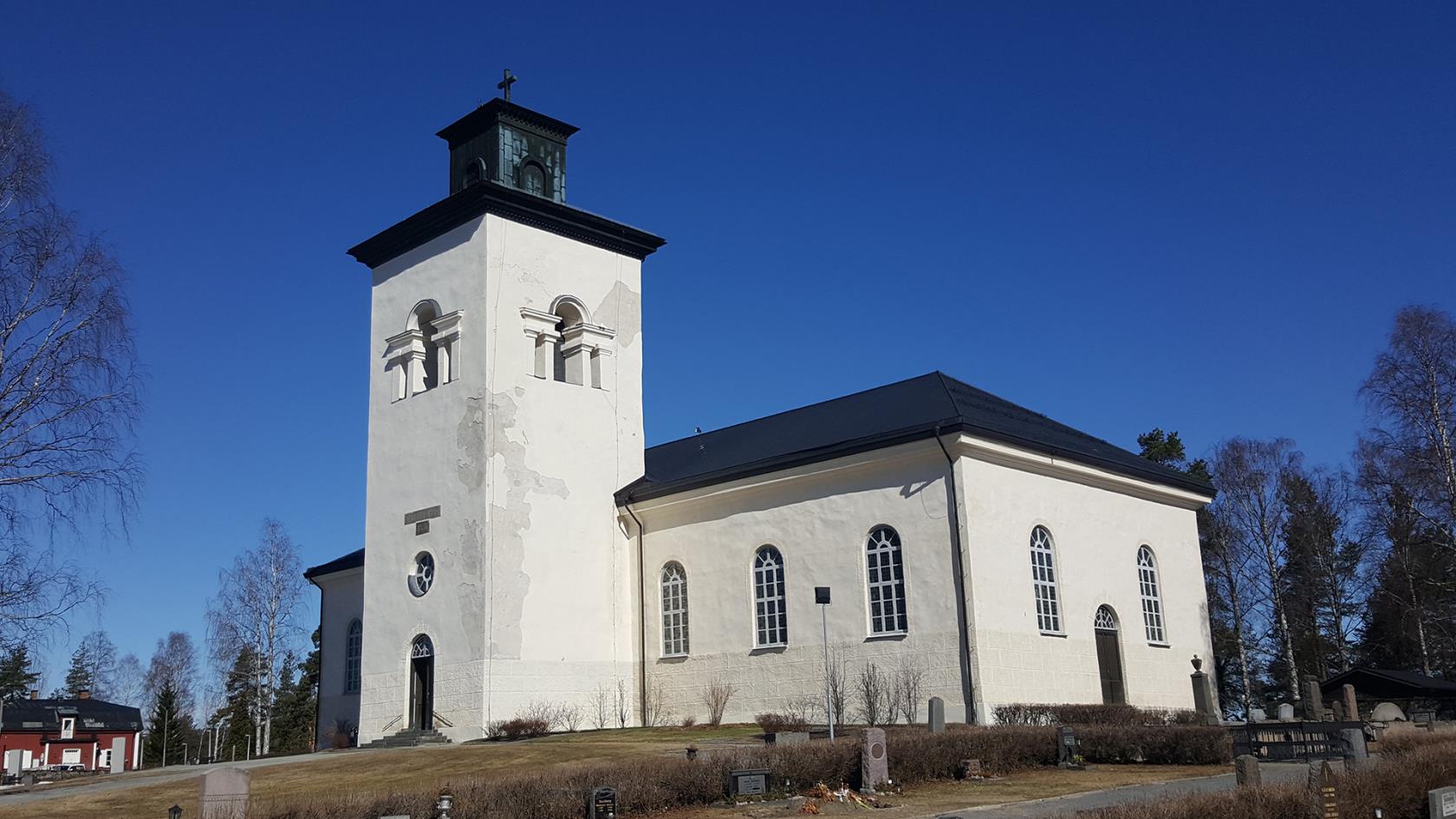 Överluleå kyrka före renoveringen våren 2017.