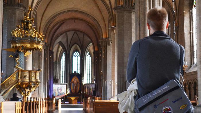 Student i domkyrkan