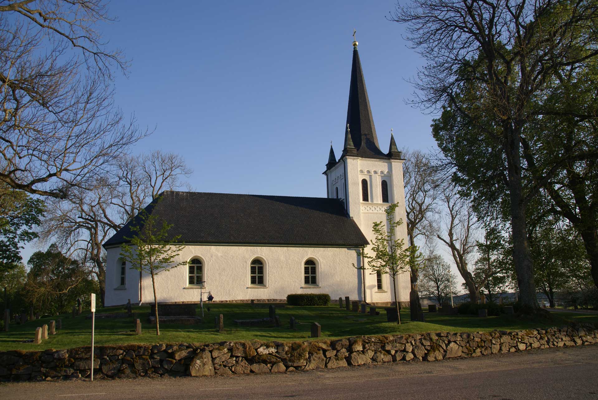 Vänersnäs kyrka