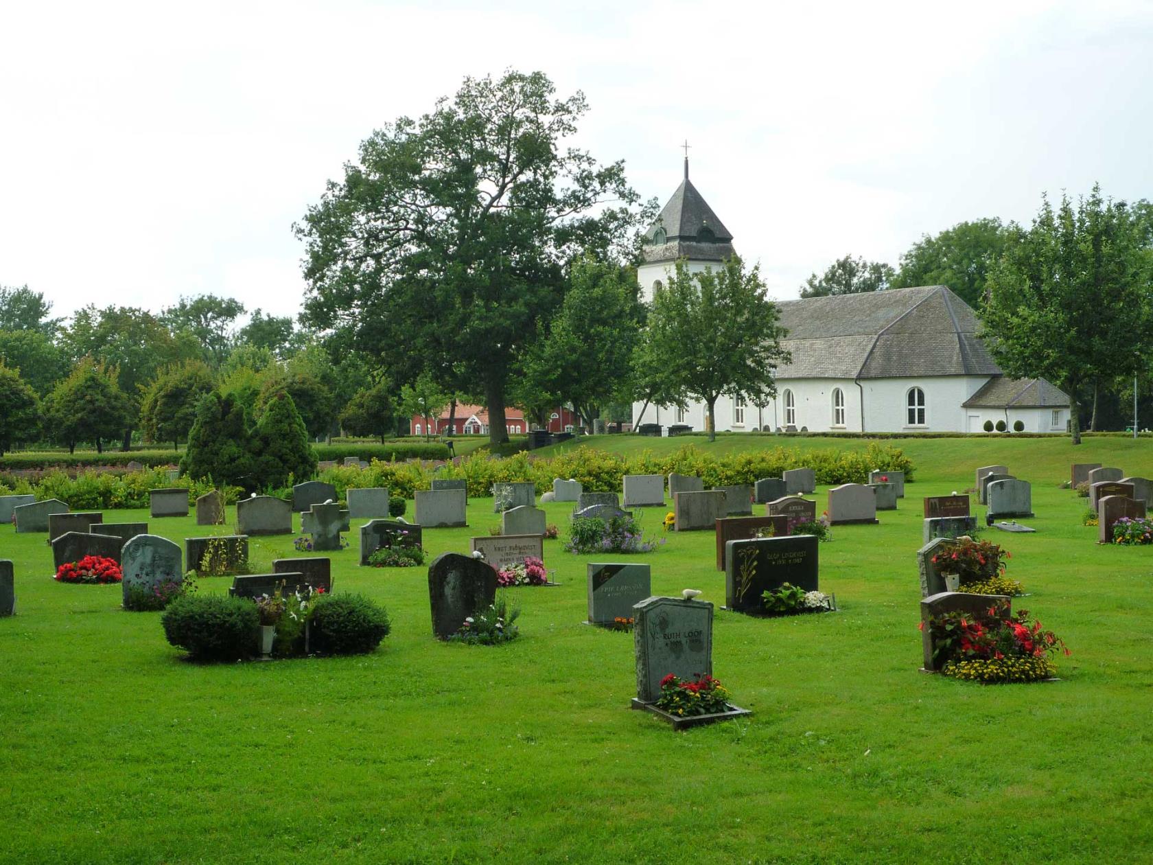 Västra Tunhems kyrkogård